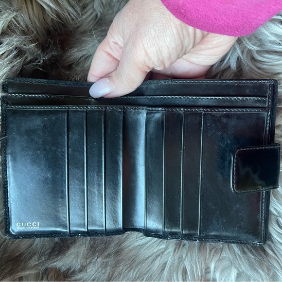 Authentic Gucci Wallet - Picture 2 of 9